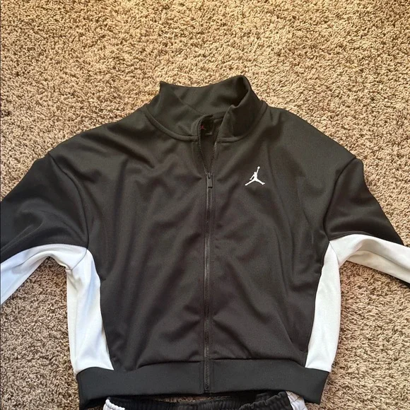 Jordan Women's Black and White Track Jacket and Pants complete set - Picture 5 of 6